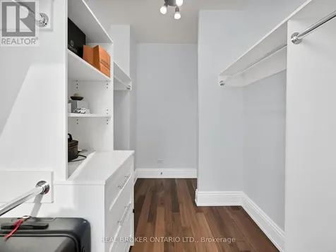 183 Wellington Street West Toronto (waterfront Communities) ON M5V 0A1