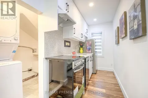 1467 Ouellette Avenue Windsor ON N8X 1K1