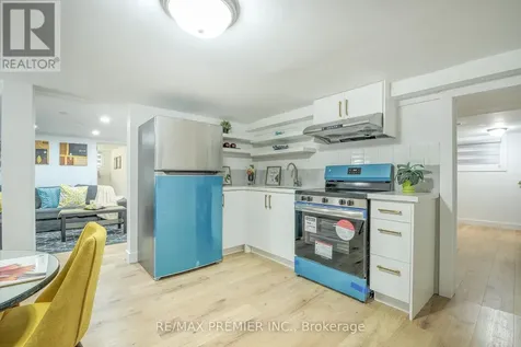 1467 Ouellette Avenue Windsor ON N8X 1K1