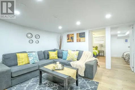 1467 Ouellette Avenue Windsor ON N8X 1K1