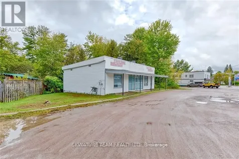 2096 Petawawa Boulevard Petawawa ON K8A 7G9