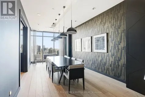 255 Bay Street Ottawa ON K1R 0C5