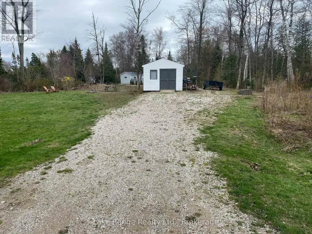 319 Tyendinaga Road Huron-kinloss ON N2Z 2X3