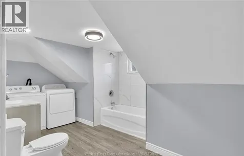 294 Louis Avenue Windsor ON N9A 1W2