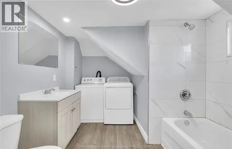 294 Louis Avenue Windsor ON N9A 1W2
