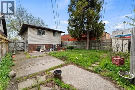 816 Dawson Road Windsor ON N8Y 4A2