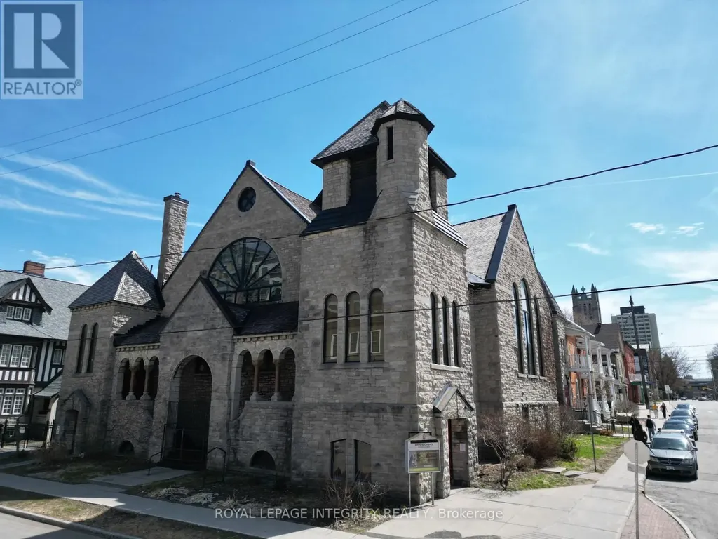 473 Cumberland Street Ottawa ON K1N 6E7