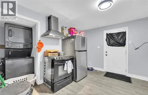 294 Louis Avenue Windsor ON N9A 1W2