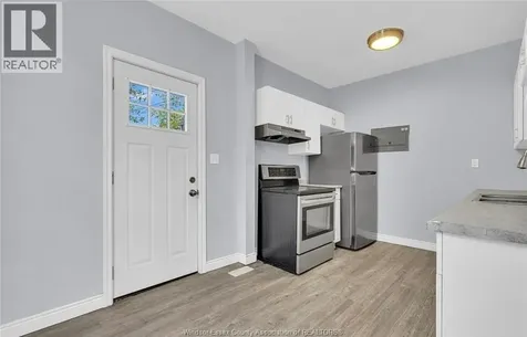 294 Louis Avenue Windsor ON N9A 1W2