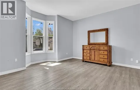 294 Louis Avenue Windsor ON N9A 1W2