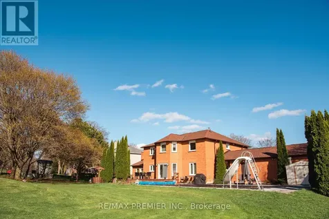 11 Sleepy Hollow Lane Whitchurch-stouffville ON L4A 3G7