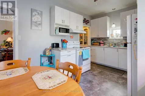 292 William Street North Gananoque ON K7G 1S5