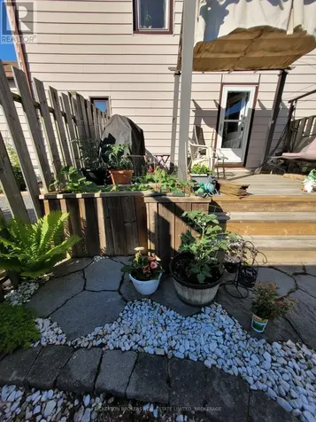 292 William Street North Gananoque ON K7G 1S5