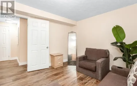 501 Glenelm Crescent Waterloo ON N2L 5C7