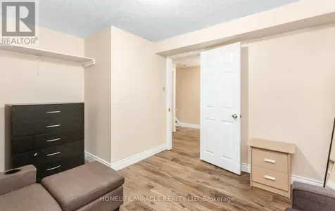 501 Glenelm Crescent Waterloo ON N2L 5C7