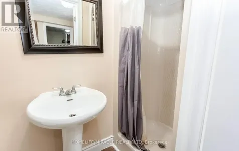 501 Glenelm Crescent Waterloo ON N2L 5C7