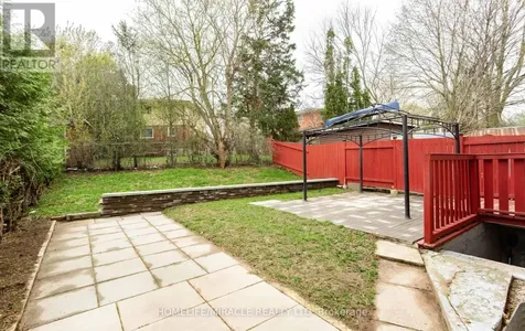 501 Glenelm Crescent Waterloo ON N2L 5C7