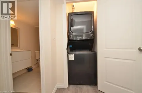 4 Findlay Drive Ancaster ON L9K 0H4