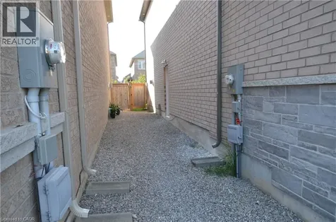4 Findlay Drive Ancaster ON L9K 0H4