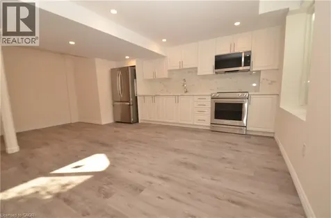 4 Findlay Drive Ancaster ON L9K 0H4