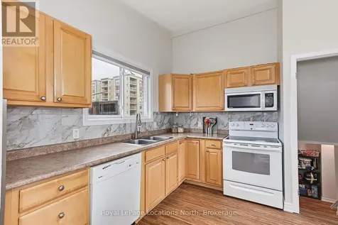 594 Oak Street Collingwood ON L9Y 2Z1