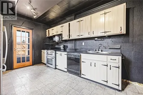 116 Catharine Street South Hamilton ON L8N 2J4