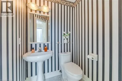 2303 Hill Ridge Court Oakville ON L6M 3N3