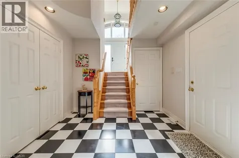 2303 Hill Ridge Court Oakville ON L6M 3N3
