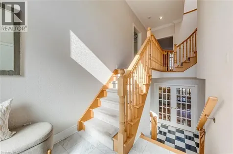 2303 Hill Ridge Court Oakville ON L6M 3N3