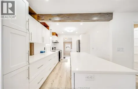 699 Alexandrine Street Windsor ON N8X 3C1