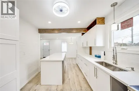 699 Alexandrine Street Windsor ON N8X 3C1