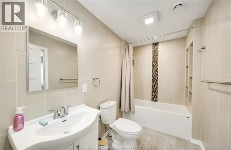 699 Alexandrine Street Windsor ON N8X 3C1