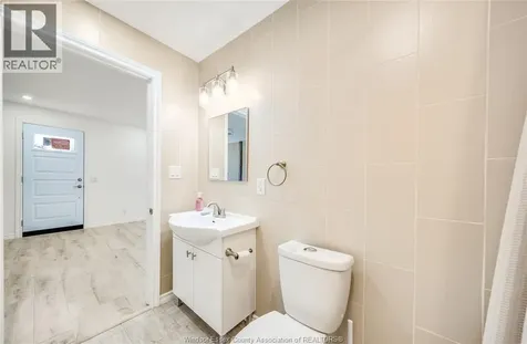 699 Alexandrine Street Windsor ON N8X 3C1