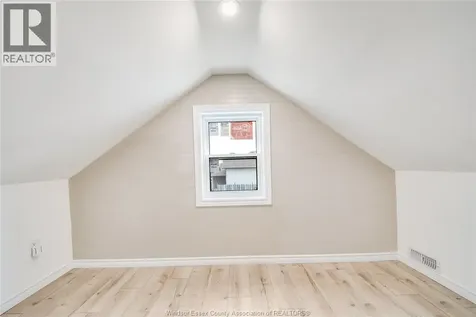 699 Alexandrine Street Windsor ON N8X 3C1