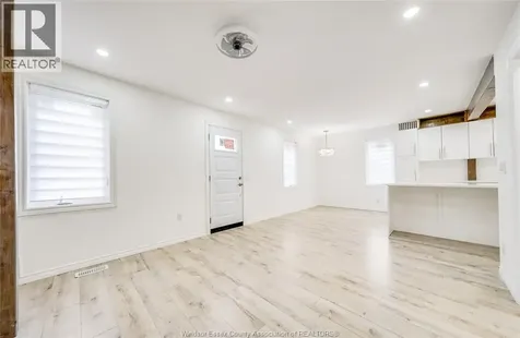 699 Alexandrine Street Windsor ON N8X 3C1