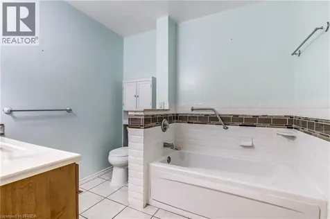 19 Hanlon Place Paris ON N3L 4E7