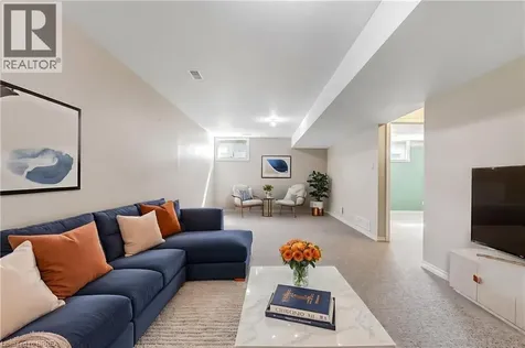 19 Hanlon Place Paris ON N3L 4E7