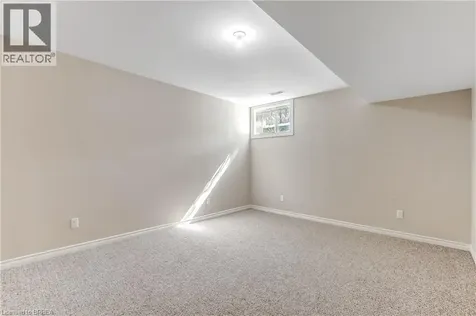 19 Hanlon Place Paris ON N3L 4E7