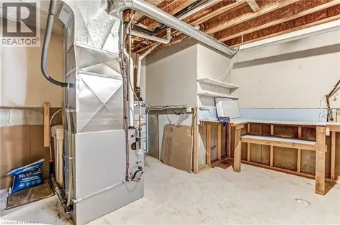 19 Hanlon Place Paris ON N3L 4E7