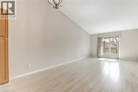 19 Hanlon Place Paris ON N3L 4E7