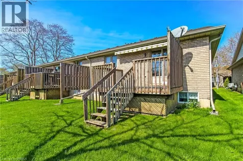 19 Hanlon Place Paris ON N3L 4E7