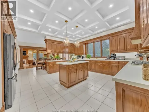 883 Front Road South Amherstburg ON N9V 2M4