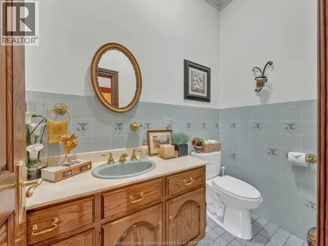 883 Front Road South Amherstburg ON N9V 2M4
