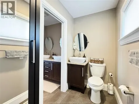 479 Lakeside Drive Amherstburg ON N9V 2Y8