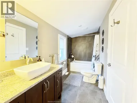 479 Lakeside Drive Amherstburg ON N9V 2Y8