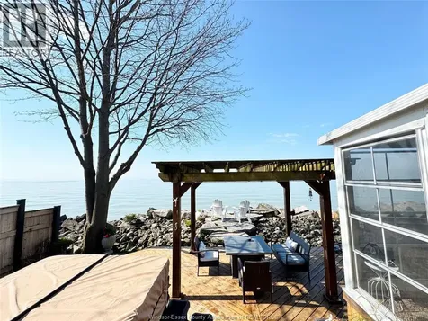 479 Lakeside Drive Amherstburg ON N9V 2Y8