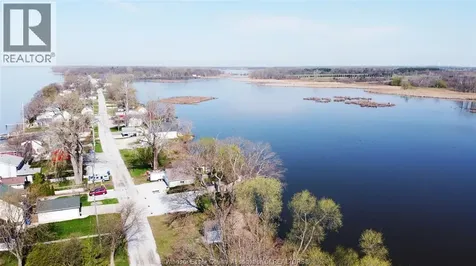 479 Lakeside Drive Amherstburg ON N9V 2Y8