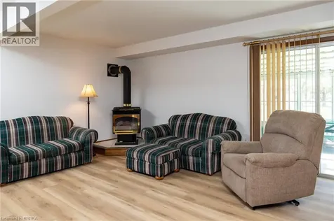 638 Oak Park Road Brantford ON N3T 5L8