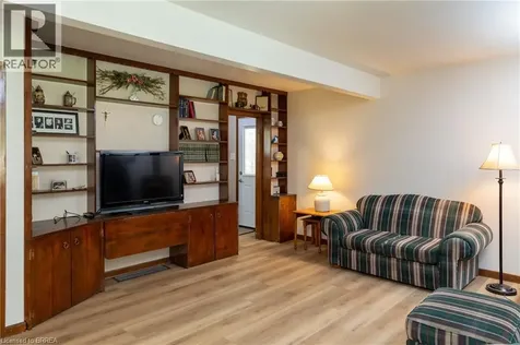 638 Oak Park Road Brantford ON N3T 5L8