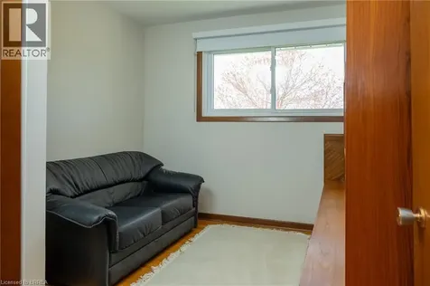 638 Oak Park Road Brantford ON N3T 5L8